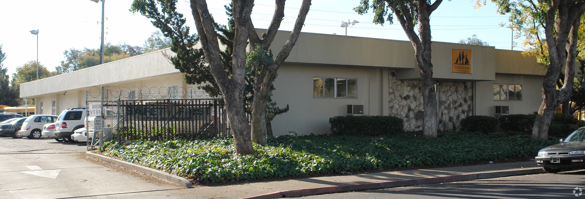1025 Shary Cir, Concord, CA à louer Photo principale– Image 1 sur 4