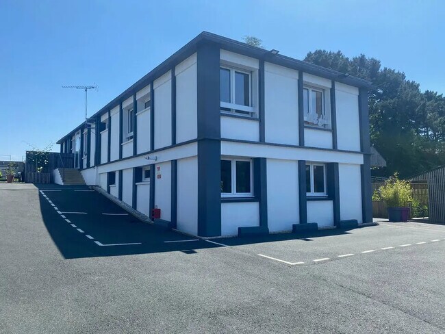 Plus de détails pour 12 Bis Allée De Kerdaniel, Quimper - Bureau à louer