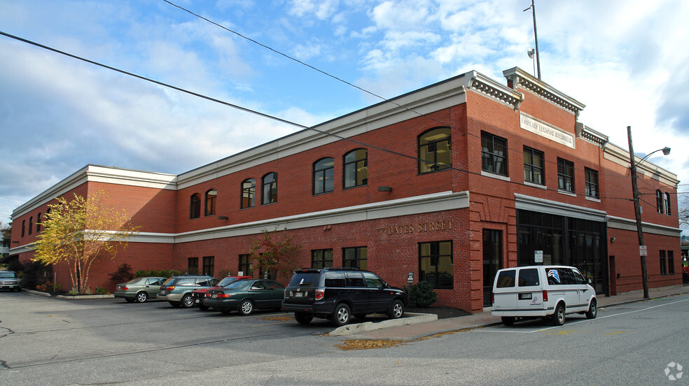 77 Bates St, Lewiston, ME à louer - Photo principale – Image 1 sur 8
