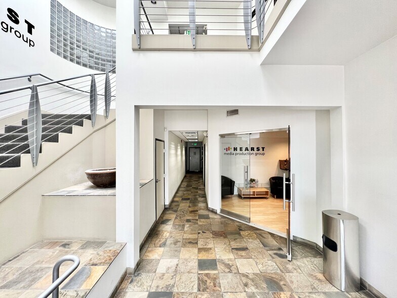 824 N Victory Blvd, Burbank, CA à louer - Photo de l’immeuble – Image 2 sur 15