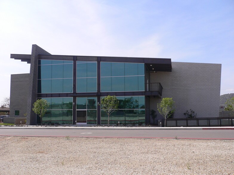 2625 E Rose Garden Ln, Phoenix, AZ à vendre - Photo de l’immeuble – Image 3 sur 6