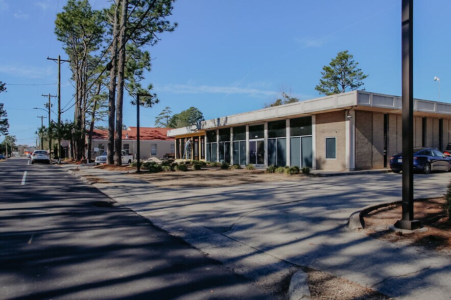600 SW Broad St, Southern Pines, NC à louer - Photo de l’immeuble – Image 2 sur 6