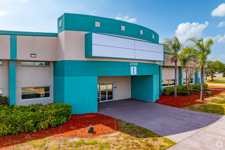 2725-2755 Kirby Cir NE, Palm Bay, FL à vendre - Photo principale – Image 2 sur 5