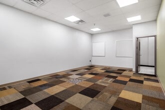 5877 Commerce St, Pittsburgh, PA à louer Photo intérieure– Image 2 sur 3