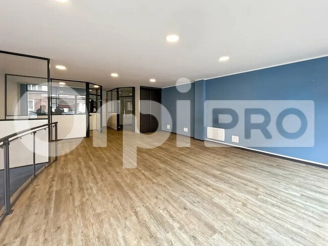 Plus de détails pour Local commercial à louer