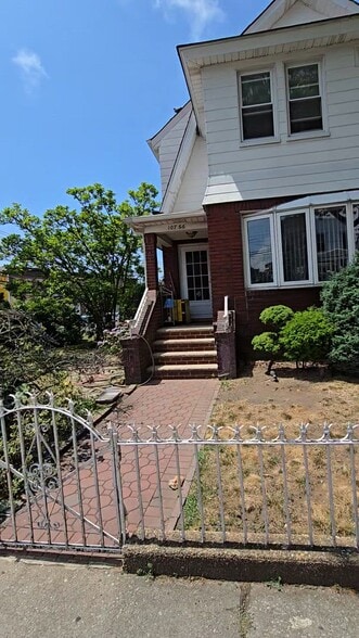 10764 92nd St, Ozone Park, NY à vendre - Vidéo sur l’annonce professionnelle – Image 2 sur 12