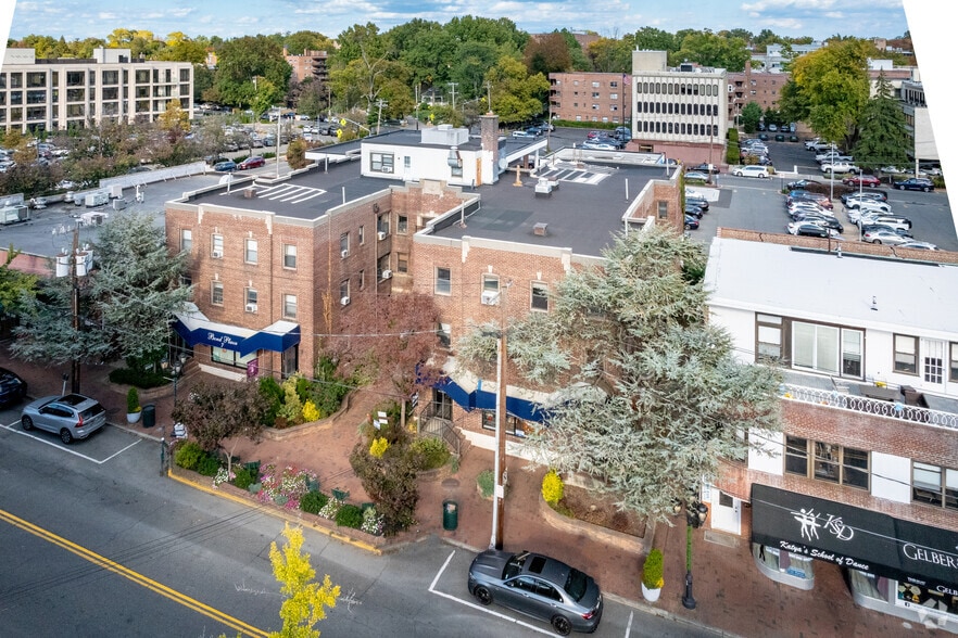 7 Bond St, Great Neck, NY à louer - Aérien – Image 3 sur 30