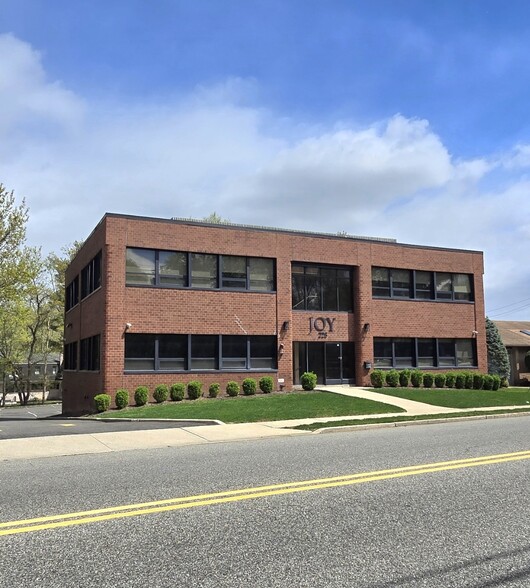 228 Rivervale Rd, River Vale, NJ à vendre - Photo de l’immeuble – Image 2 sur 35
