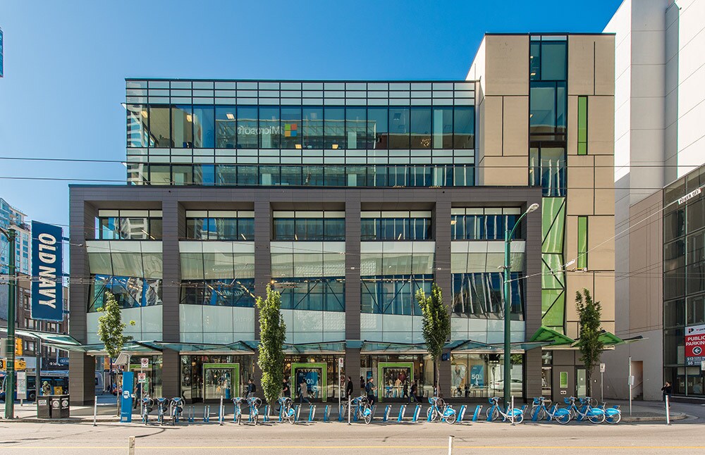 720 Robson St, Vancouver, BC à louer Photo principale– Image 1 sur 8
