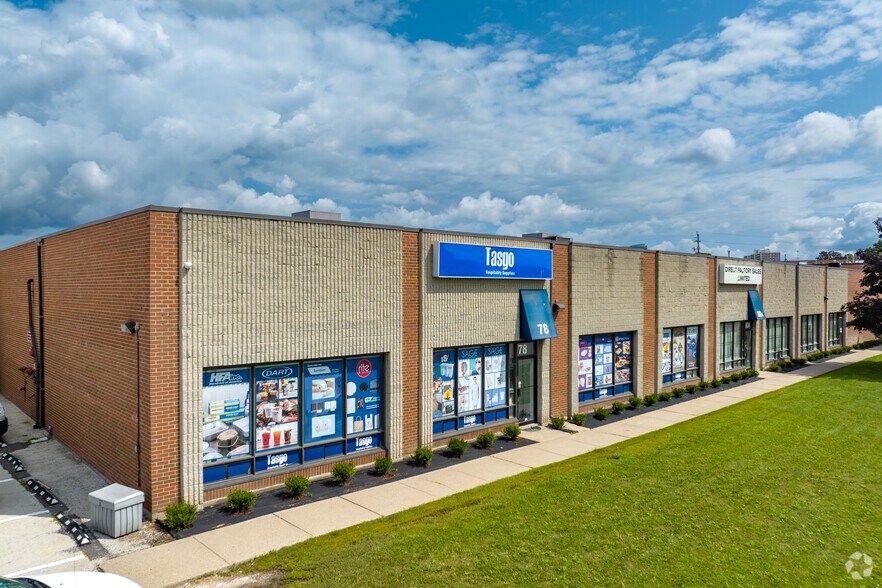 72-80 Rolark Dr, Toronto, ON à louer - Photo de l’immeuble – Image 2 sur 5