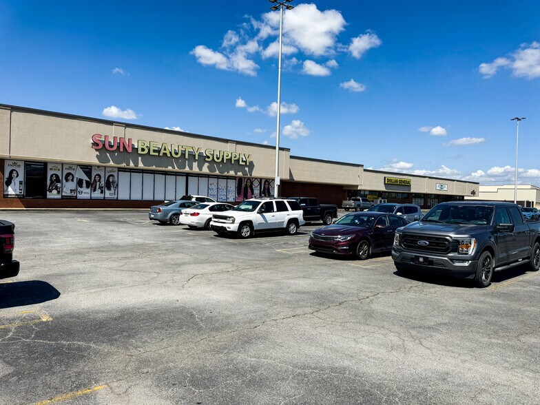 813 N Houston Rd, Warner Robins, GA à louer - Photo principale – Image 1 sur 2