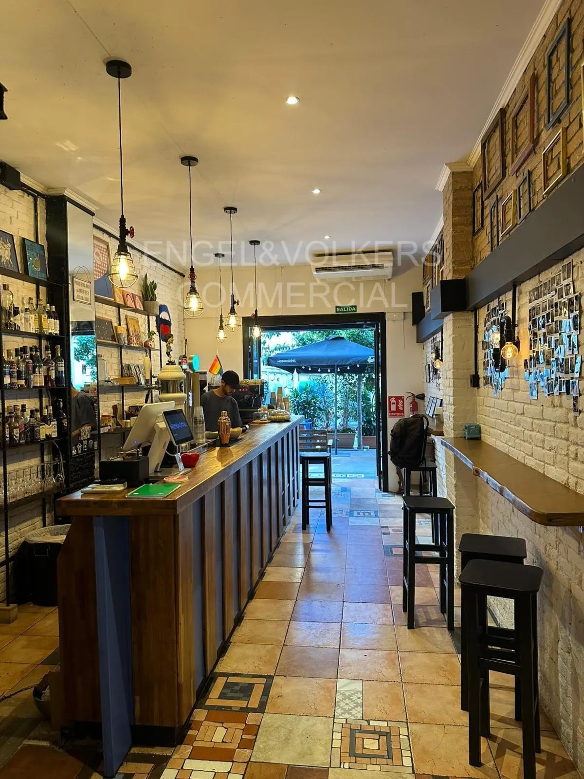 Local commercial dans Barcelone, Barcelona à louer Photo intérieure– Image 1 sur 8