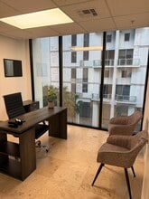 1110 Brickell Ave, Miami, FL à louer Photo intérieure– Image 1 sur 1