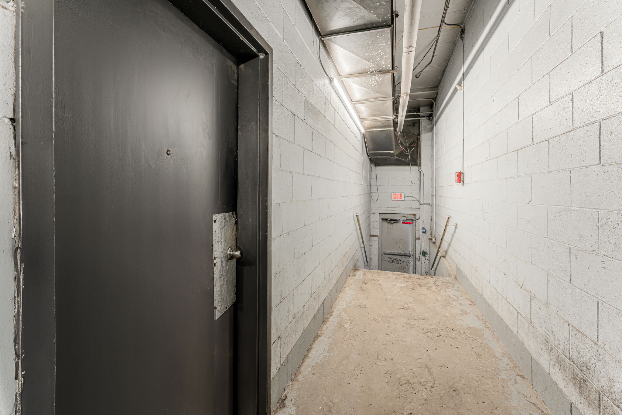 160 Rue Saint-Viateur E, Montréal, QC à louer Photo de l’immeuble– Image 1 sur 3