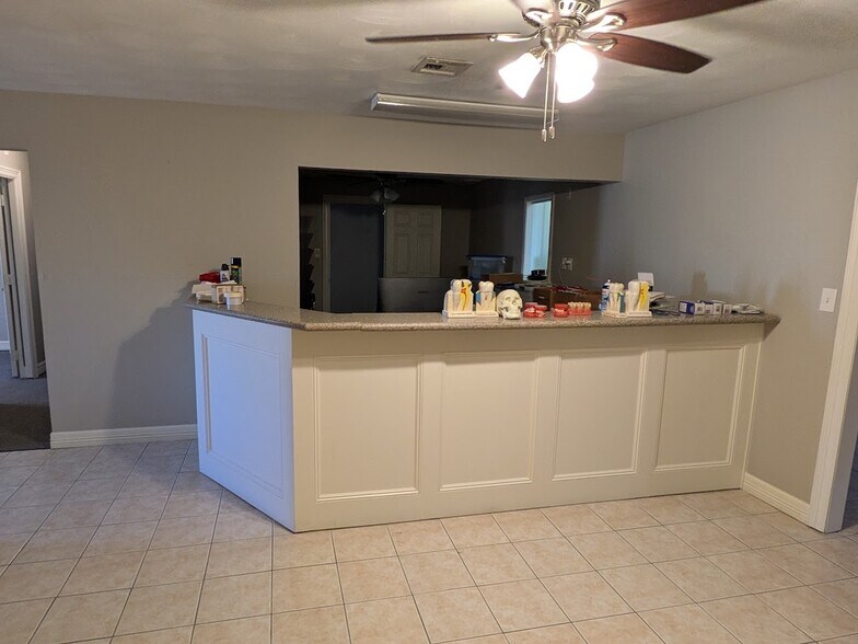 7318 Rodgers Rd, Manvel, TX à vendre - Photo de l’immeuble – Image 3 sur 9