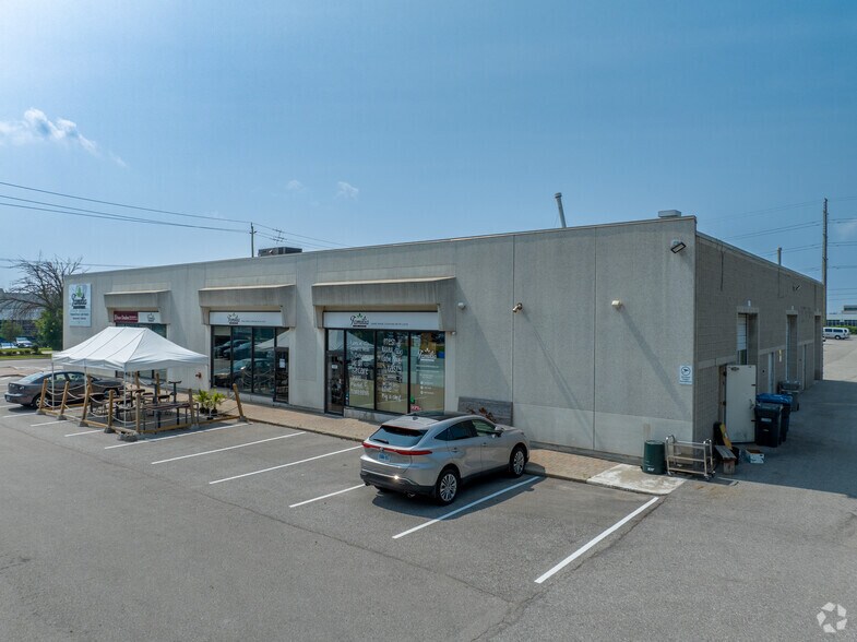 3245 Harvester Rd, Burlington, ON à louer - Photo de l’immeuble – Image 2 sur 14