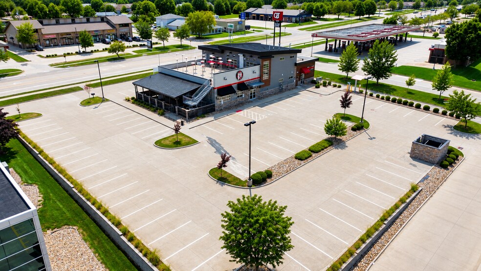 810 E 1st St, Ankeny, IA à vendre - Photo de l’immeuble – Image 2 sur 12