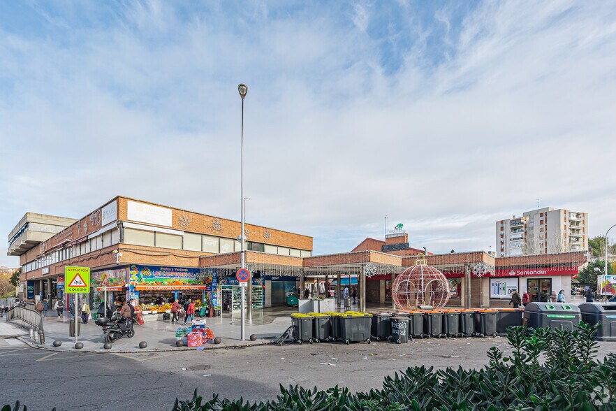 Local commercial dans Madrid, Madrid à louer - Photo de l’immeuble – Image 2 sur 3