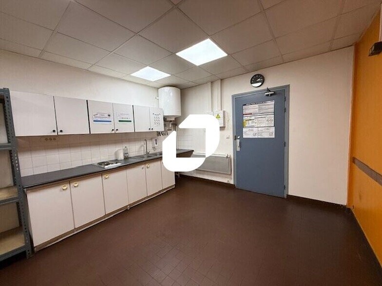 Bureau dans SAINT-OUEN-L'AUMONE à louer - Photo intérieure – Image 2 sur 9