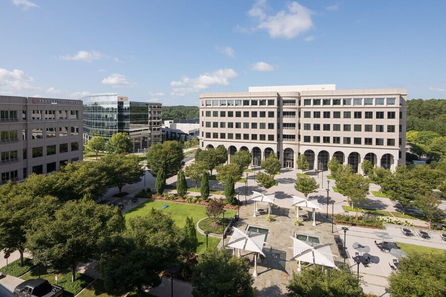 4141 Parklake Ave, Raleigh, NC à louer - Photo de l’immeuble – Image 3 sur 7