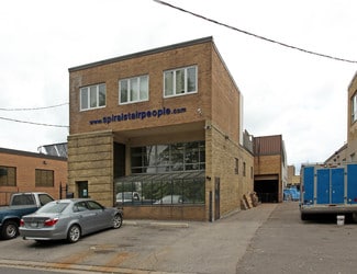 Plus de détails pour 49 Research Rd, Toronto, ON - Bureau, Industriel/Logistique à louer