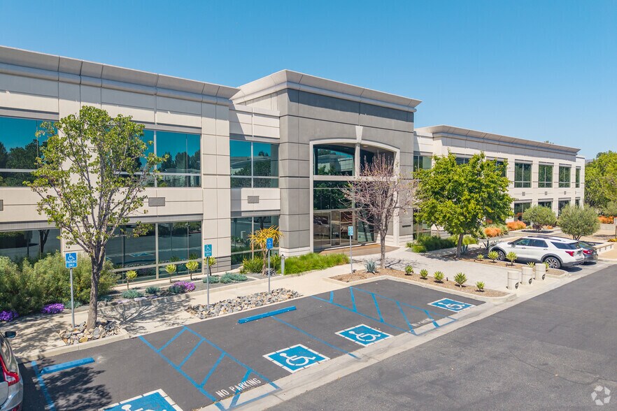 31111 Agoura Rd, Westlake Village, CA à louer - Photo de l’immeuble – Image 2 sur 16