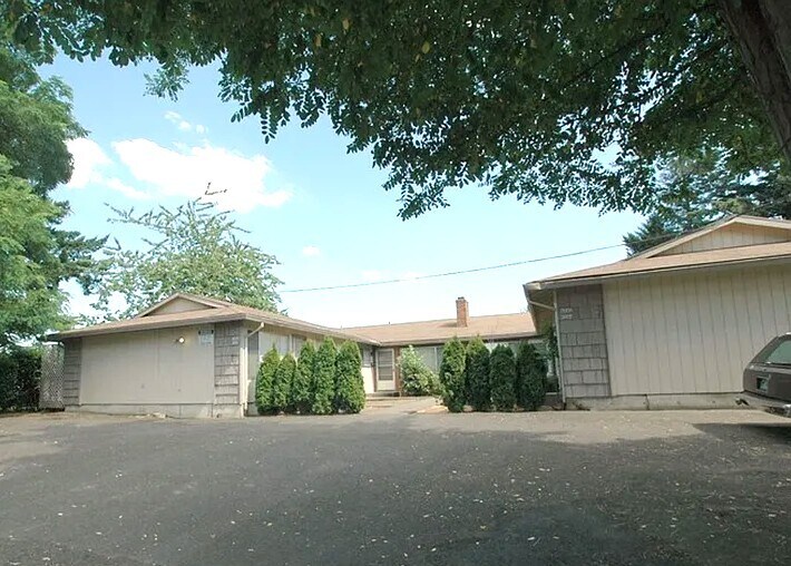 6342 NE Willow St, Portland, OR à vendre - Photo principale – Image 1 sur 11