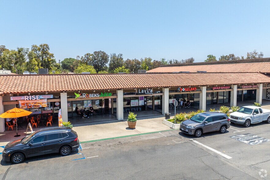 1336-1416 N Moorpark Rd, Thousand Oaks, CA à vendre - Photo principale – Image 1 sur 5
