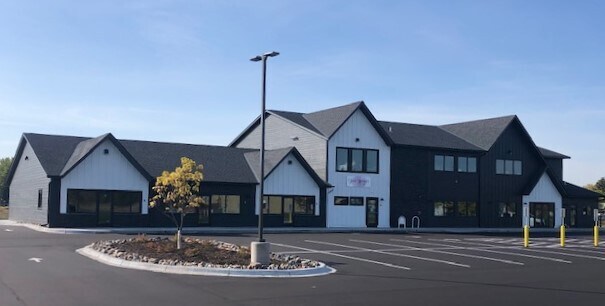 291 NE 5th Ave, Isanti, MN à louer - Photo de l’immeuble – Image 1 sur 1