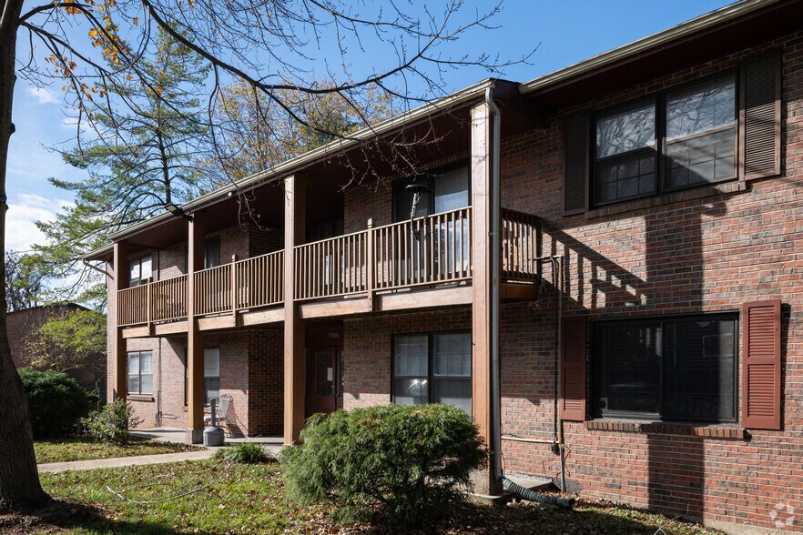 7300 N Hanley Rd, Hazelwood, MO à vendre - Photo de l’immeuble – Image 3 sur 4