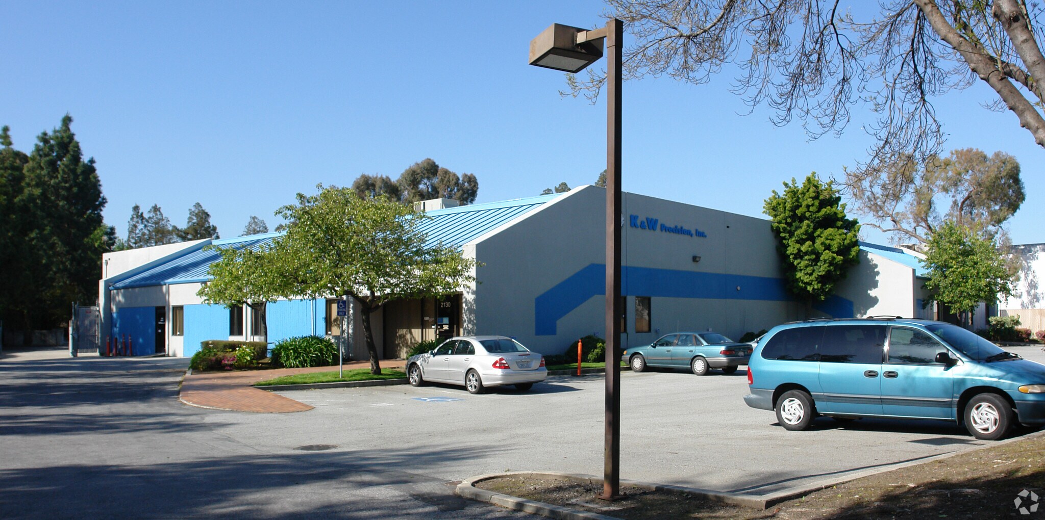 2130 Trade Zone Blvd, San Jose, CA à louer Photo de l’immeuble– Image 1 sur 5