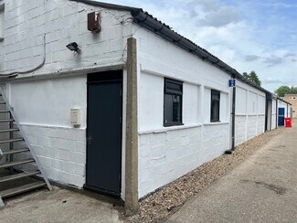 Plus de détails pour Mimram Rd, Hertford - Industriel/Logistique à louer