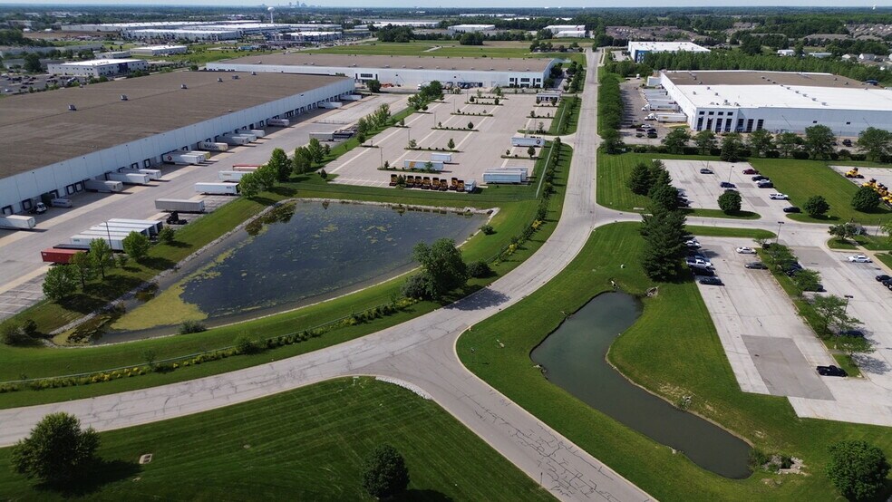 700 Commerce Parkway West Dr, Greenwood, IN à louer - Aérien – Image 2 sur 2