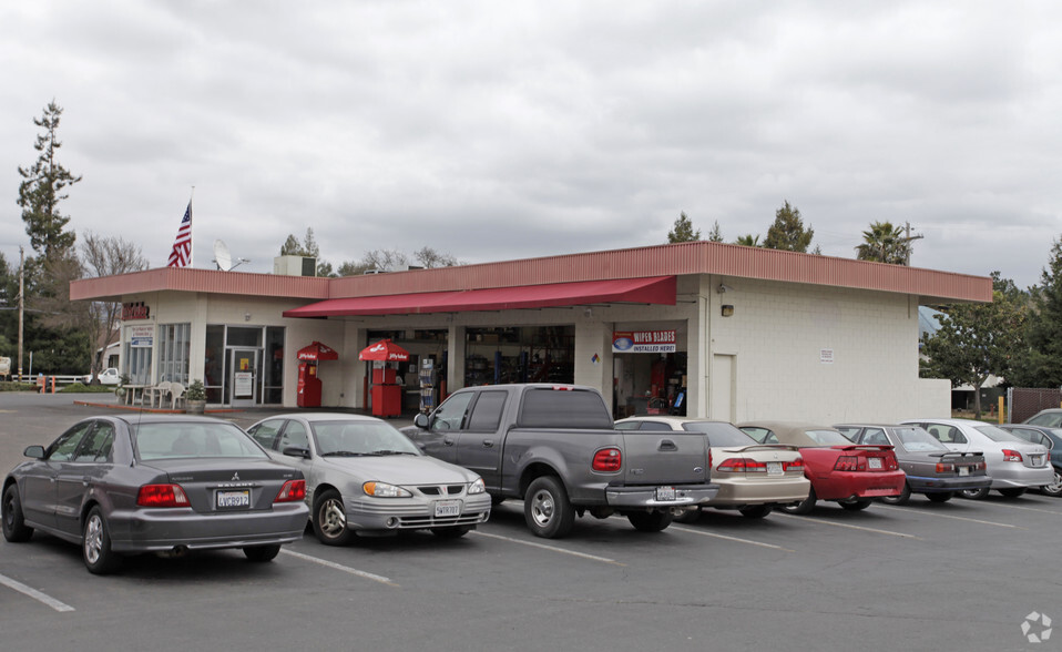 603 Lincoln Ave, Napa, CA à louer - Photo principale – Image 1 sur 8