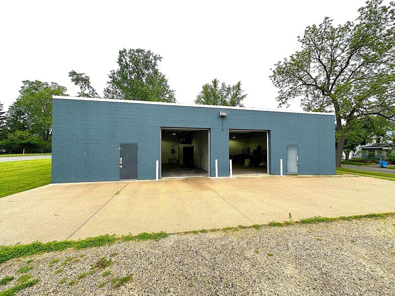 536 N Beech St, Lansing, MI à vendre - Photo de l’immeuble – Image 2 sur 22