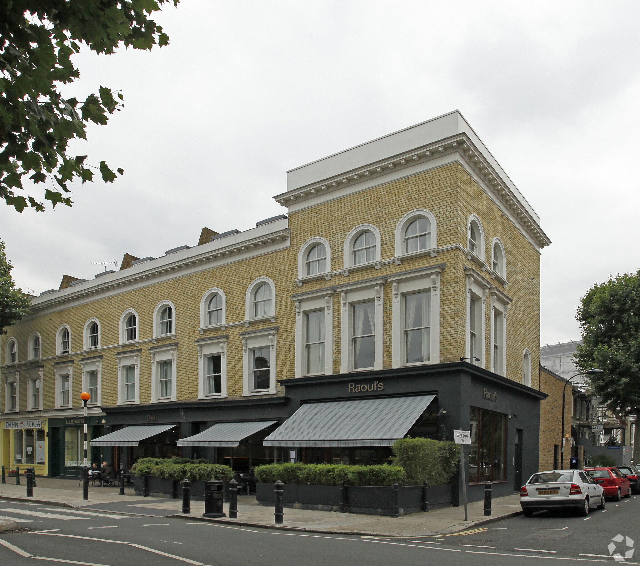 111-115 Hammersmith Grove, Londres à louer Photo principale– Image 1 sur 3