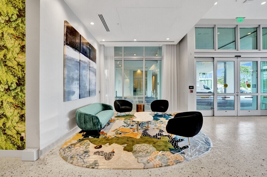 2820 NE 214th St, Aventura, FL à louer - Photo de l’immeuble – Image 3 sur 12