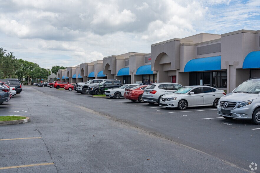 6555 Powerline Rd, Fort Lauderdale, FL à louer - Photo de l’immeuble – Image 3 sur 7