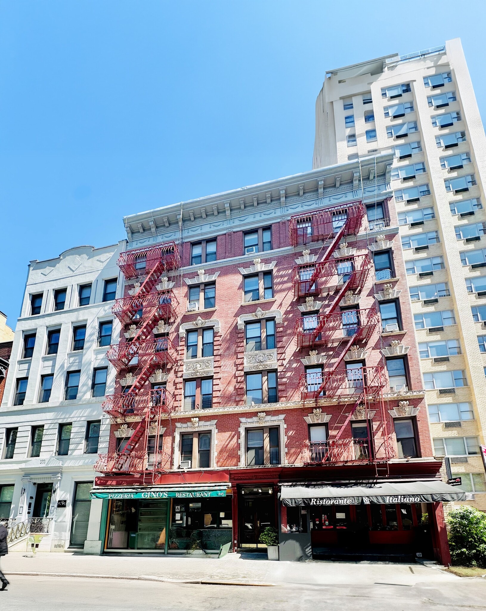 345 E 83rd St, New York, NY à vendre Photo de l’immeuble– Image 1 sur 5