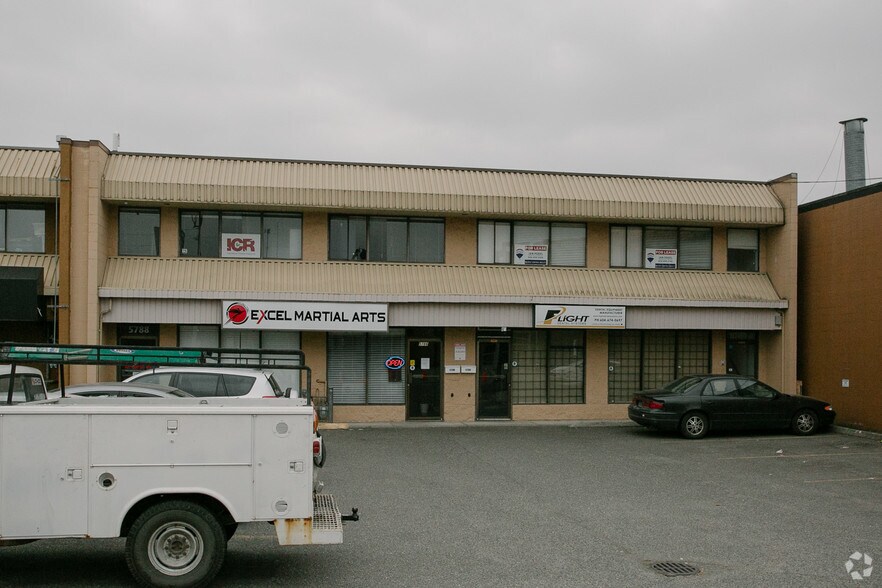 5784 203 St, Langley, BC à louer - Photo de l’immeuble – Image 2 sur 2