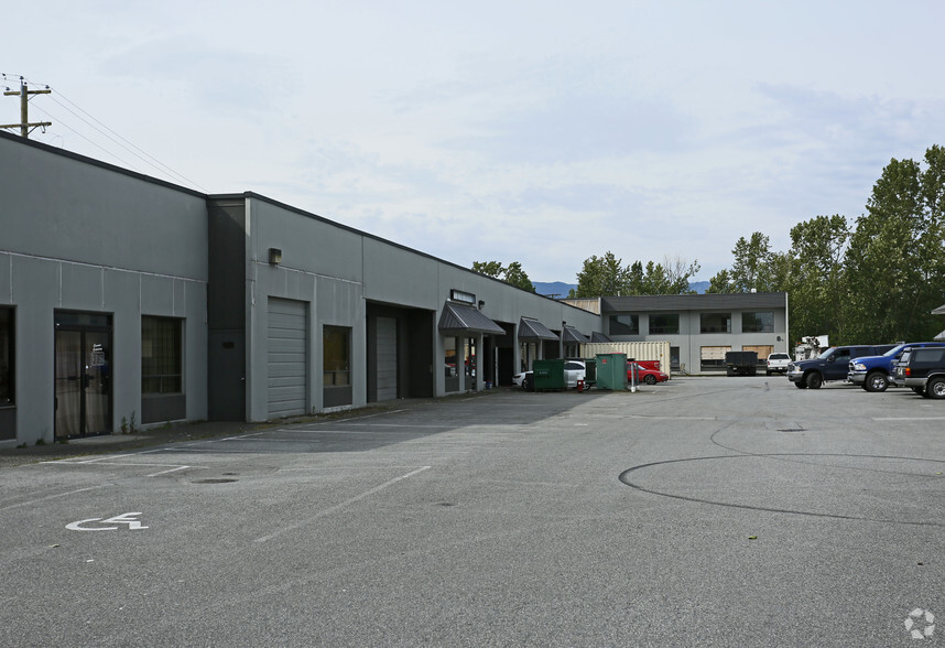 11720 Stewart Cres, Maple Ridge, BC à louer - Photo de l’immeuble – Image 3 sur 7