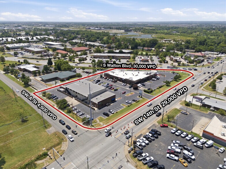 201 SW 14th St, Bentonville, AR à louer - Photo de l’immeuble – Image 3 sur 45