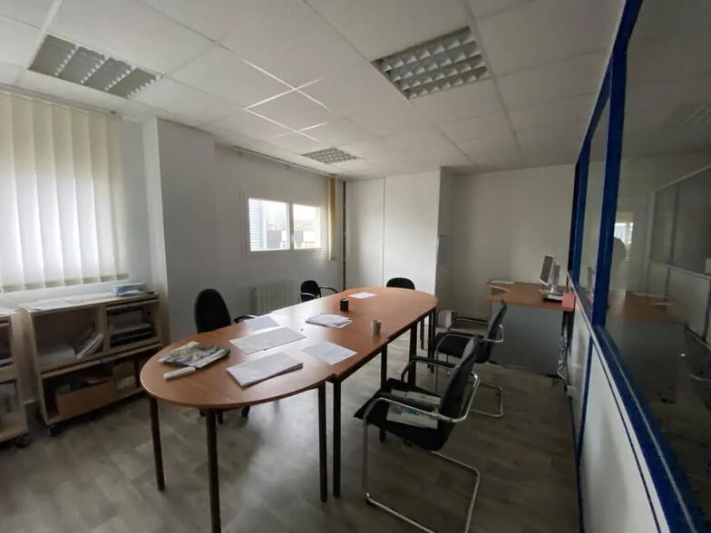 Bureau dans Le Petit-Quevilly à louer - Photo intérieure – Image 2 sur 4