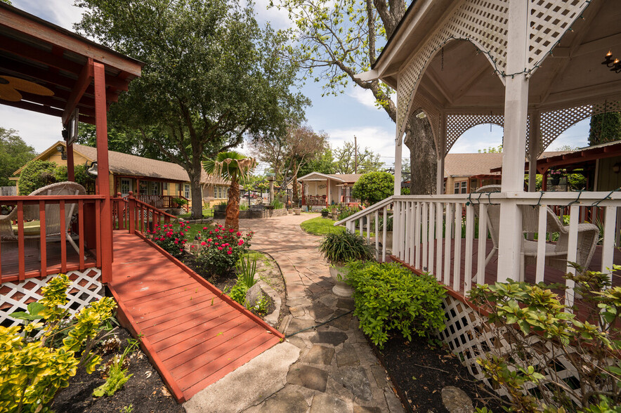 509 8th St, Kemah, TX à vendre - Photo de l’immeuble – Image 2 sur 14