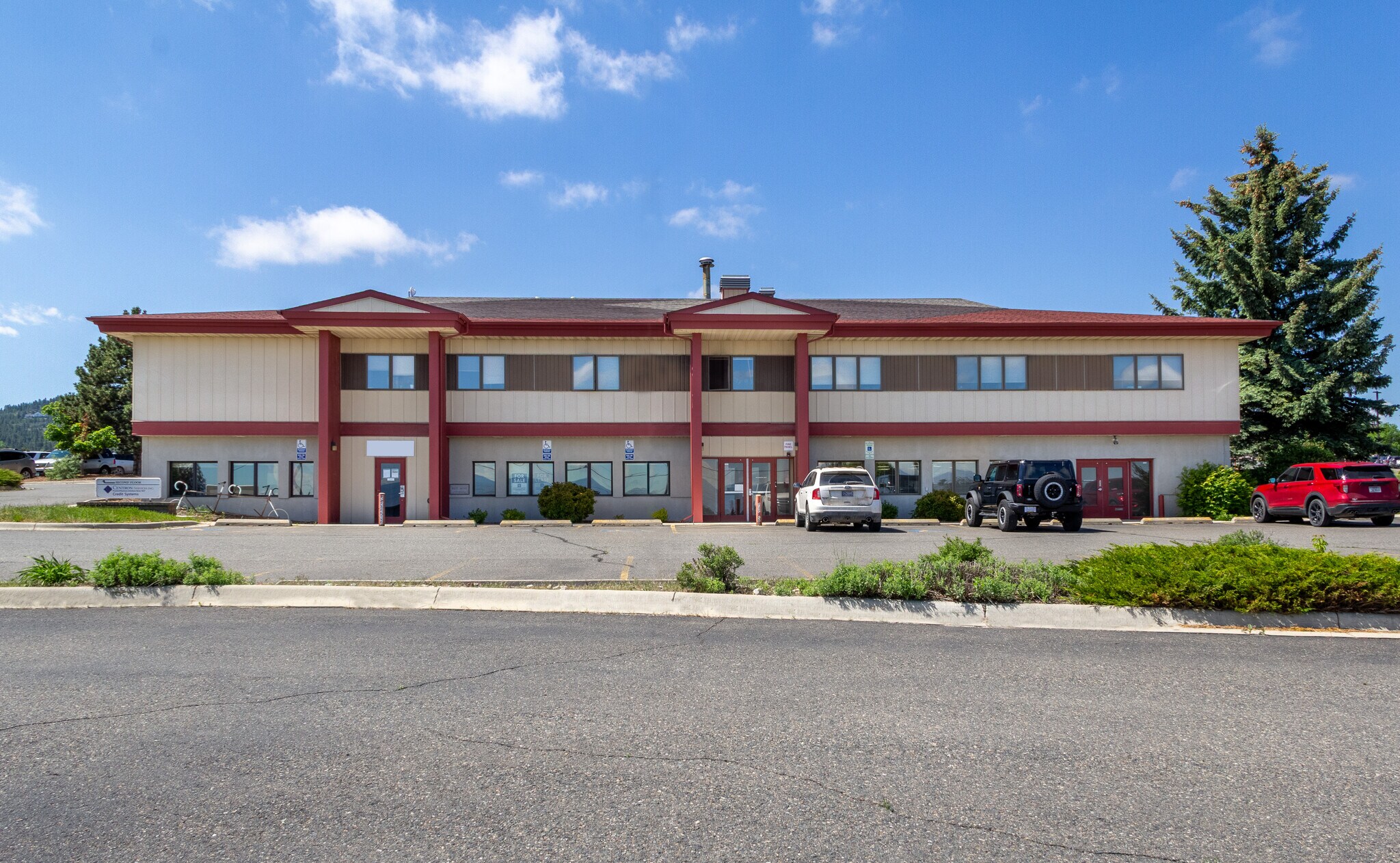 2525 Colonial Dr, Helena, MT à vendre Photo de l’immeuble– Image 1 sur 19