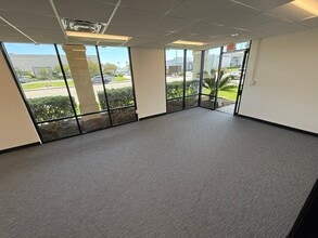 1160 Pioneer Way, El Cajon, CA à louer Photo intérieure– Image 1 sur 5