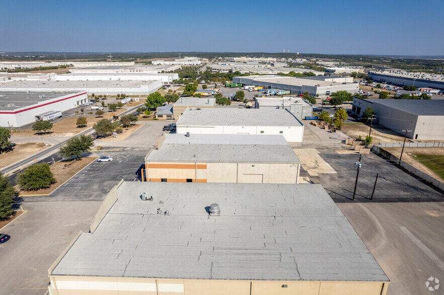 6150 Tri County Pky, Schertz, TX à louer - Photo de l’immeuble – Image 3 sur 5