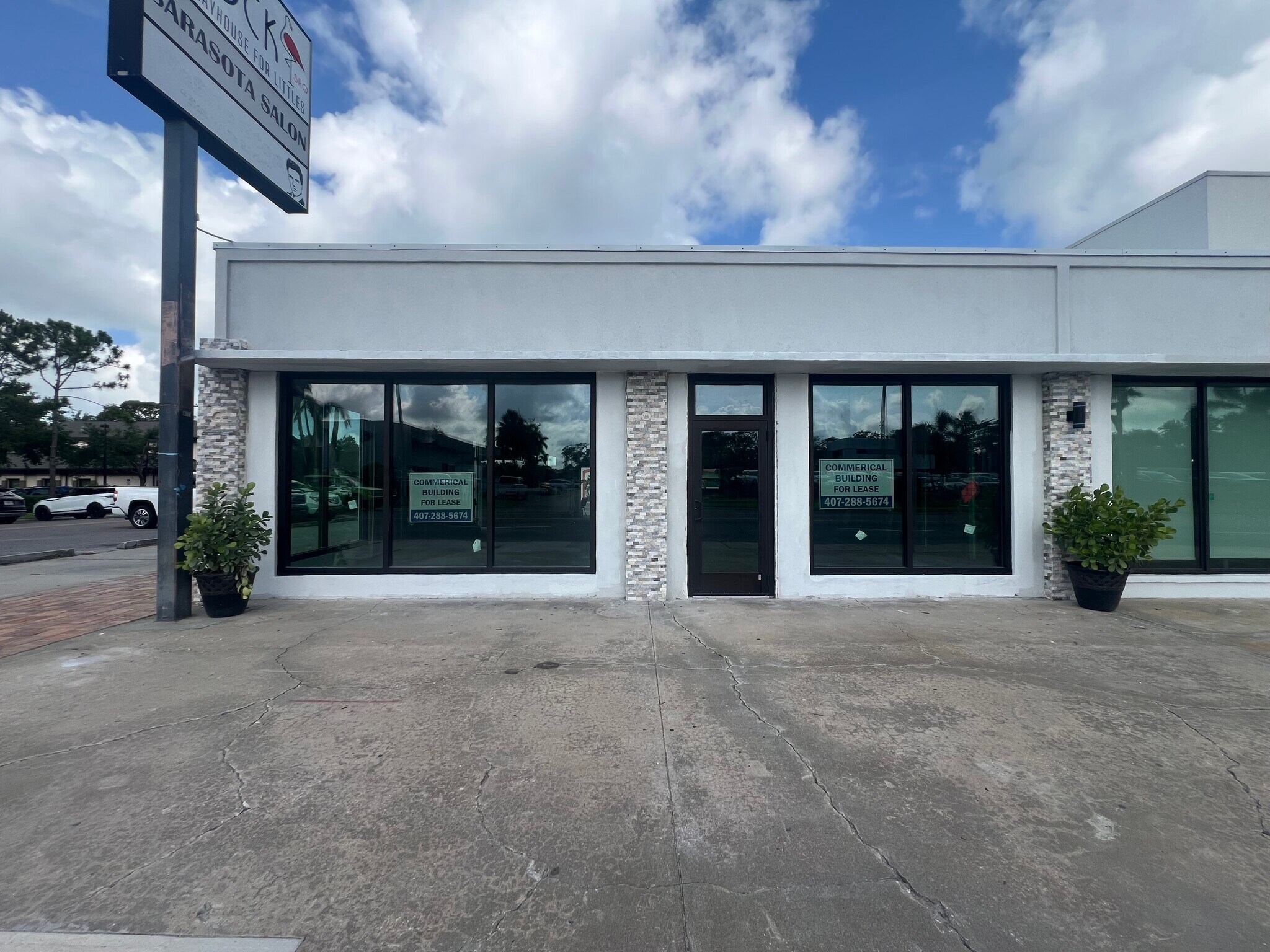 660 S Washington Blvd, Sarasota, FL à louer Photo de l’immeuble– Image 1 sur 11