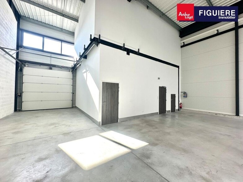 1655 Avenue De La Mediterranee, Gignac-la-Nerthe à louer - Photo de l’immeuble – Image 2 sur 37