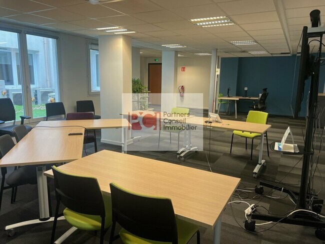 Plus de détails pour Bureau à vendre